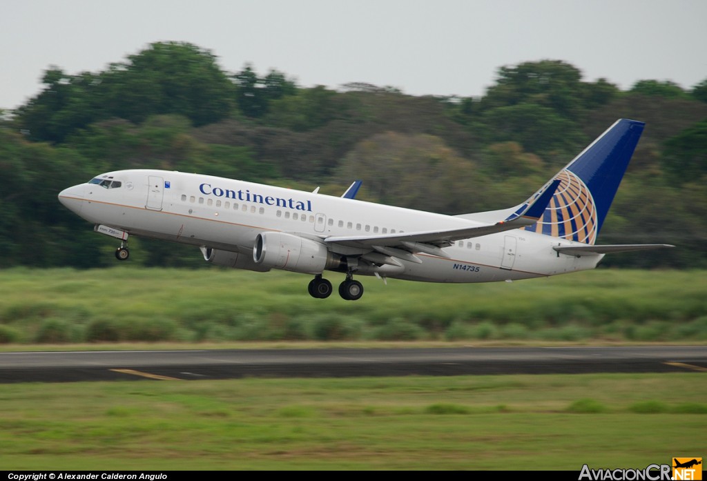 N14735 - Boeing 737-724 - Continental Airlines