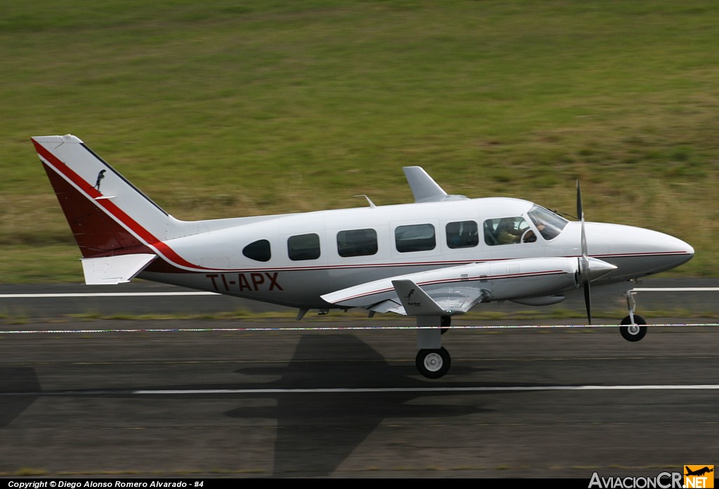 TI-APX - Piper PA-31-350 Chieftain - Privado