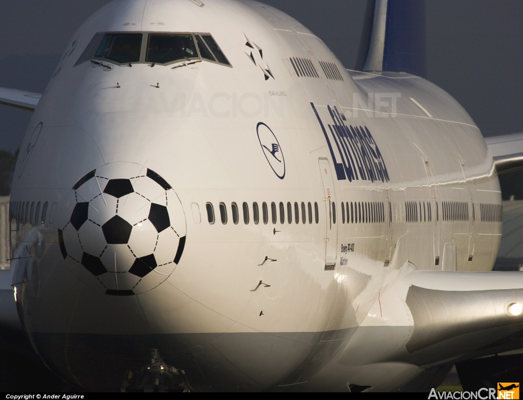 D-ABVL - Boeing 747-430 - Lufthansa