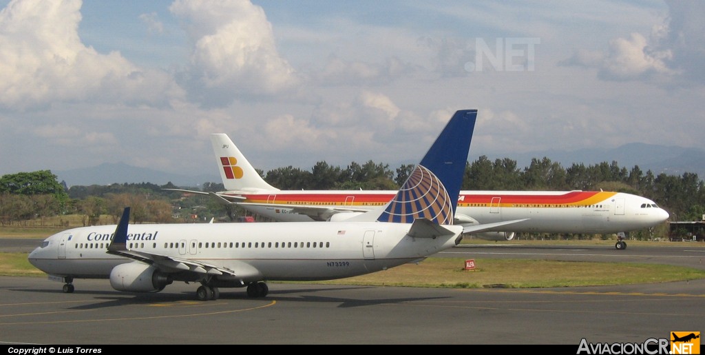 N73299 - Boeing 737-824 - Continental Airlines