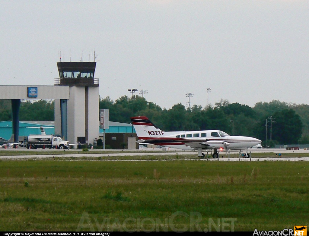 N32TF - Cessna 402B - Privado