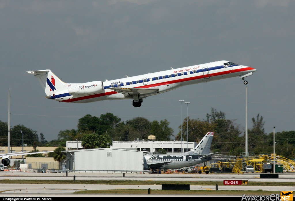 N825AE - Embraer ERJ-140LR - American Eagle