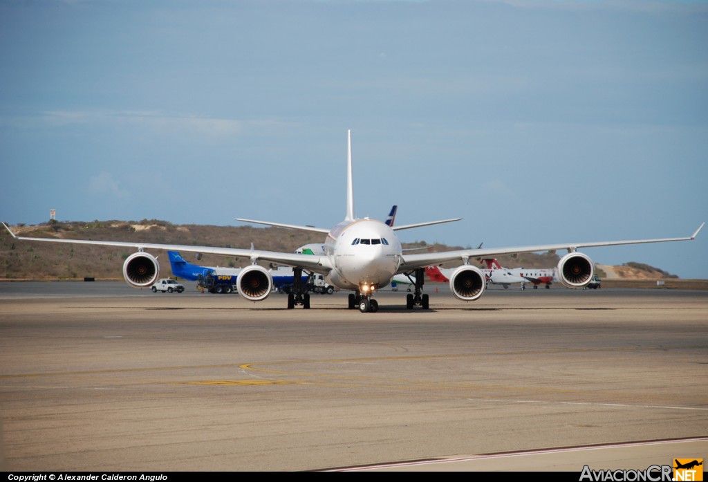 EC-JNQ - Airbus A340-642 - Iberia