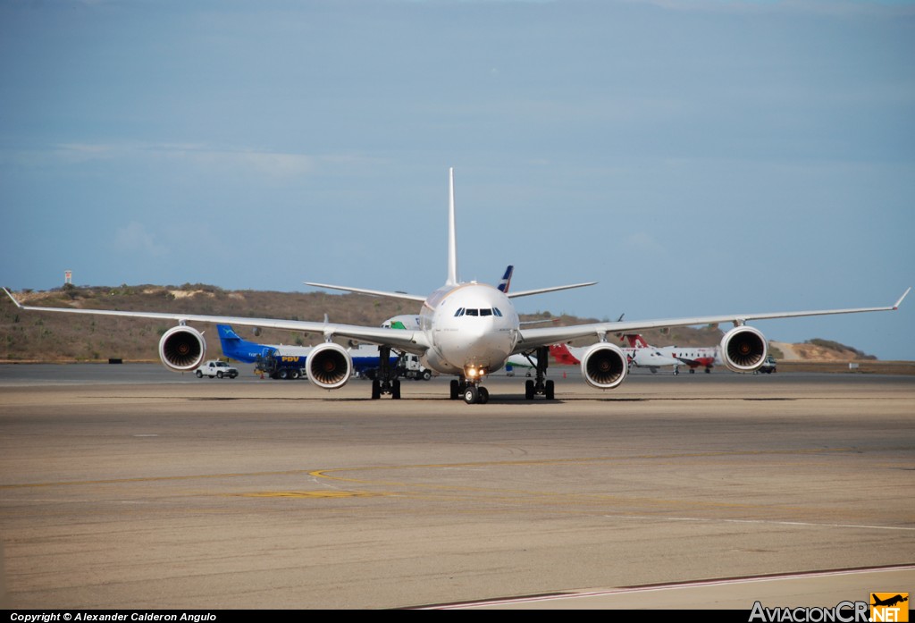 EC-JNQ - Airbus A340-642 - Iberia