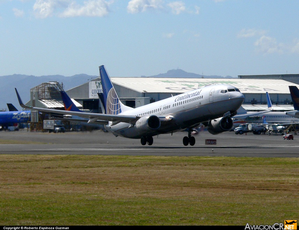 N12216 - Boeing 737-824 - Continental Airlines