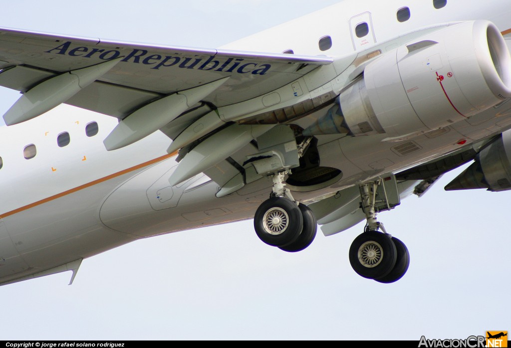 HK-4508 - Embraer ERJ-190-100AR - AeroRepublica