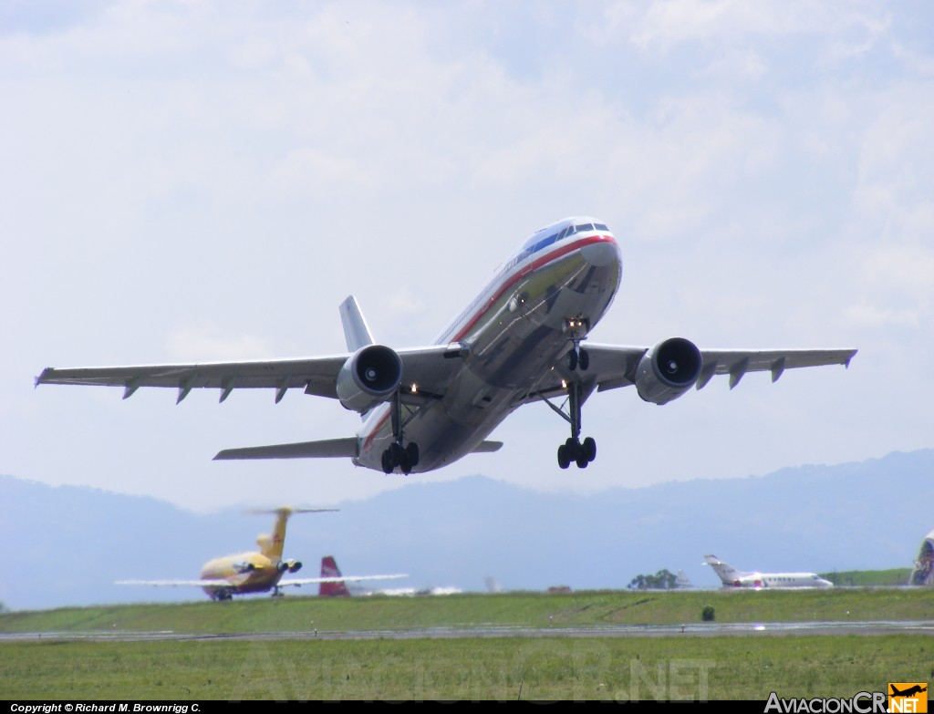 N70073 - Airbus A300B-605R - American Airlines
