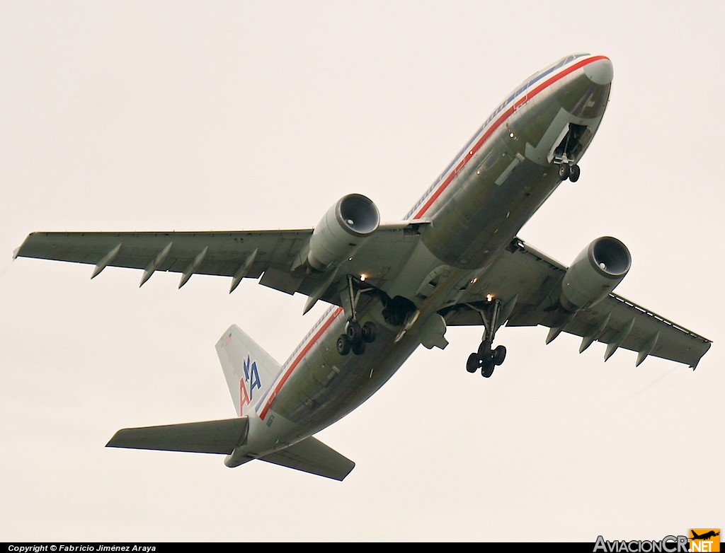N8067A - Airbus A300B4-605R - American Airlines