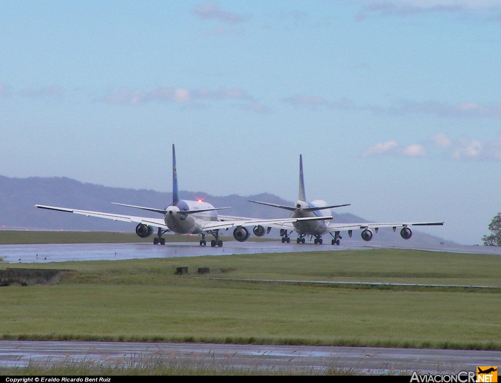 D-ABUZ - Boeing 767-330(ER) - Condor