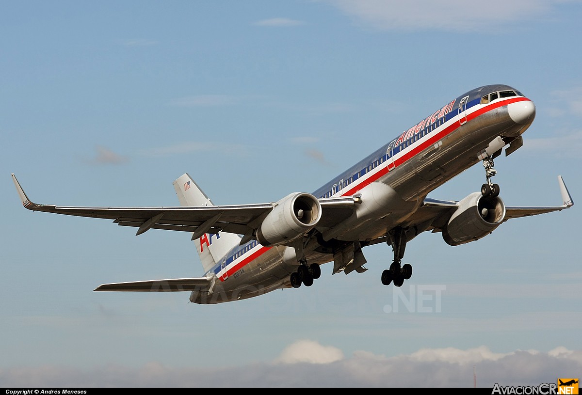 N697AN - Boeing 757-223 - American Airlines