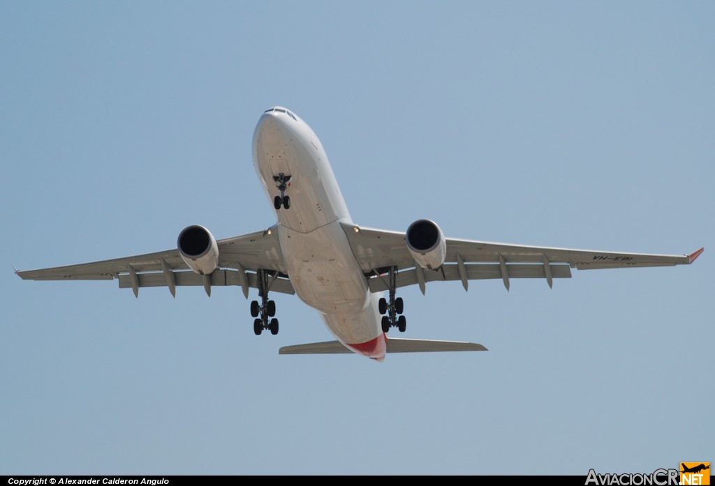 VH-EBI - Airbus A330-202 - Qantas