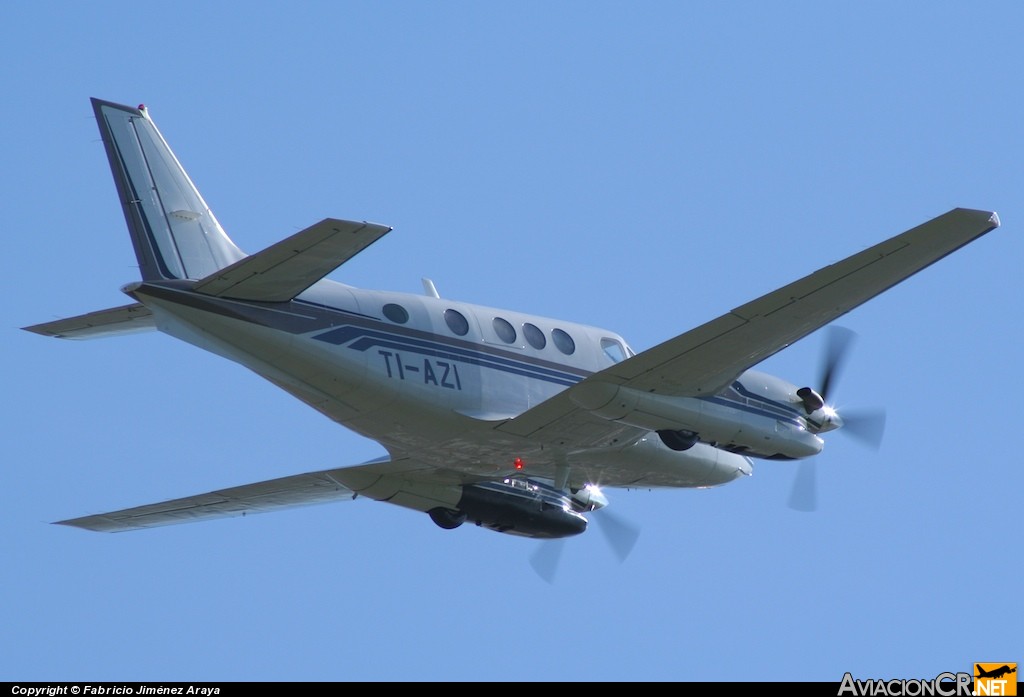 TI-AZI - Beechcraft 90 King Air - Privado