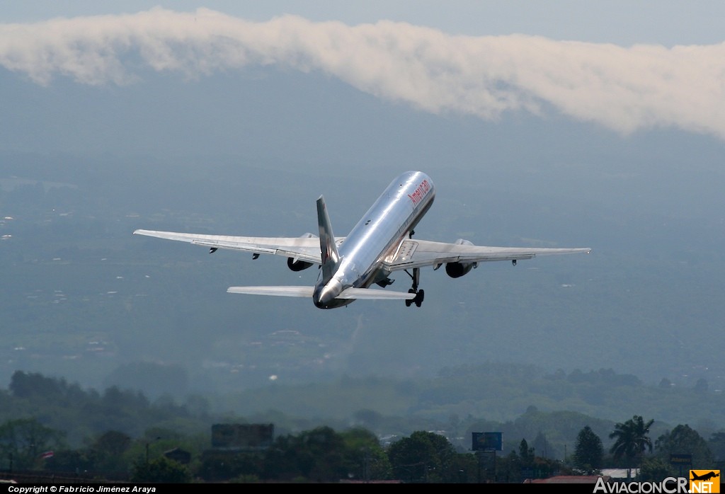 N643AA - Boeing 757-223 - American Airlines