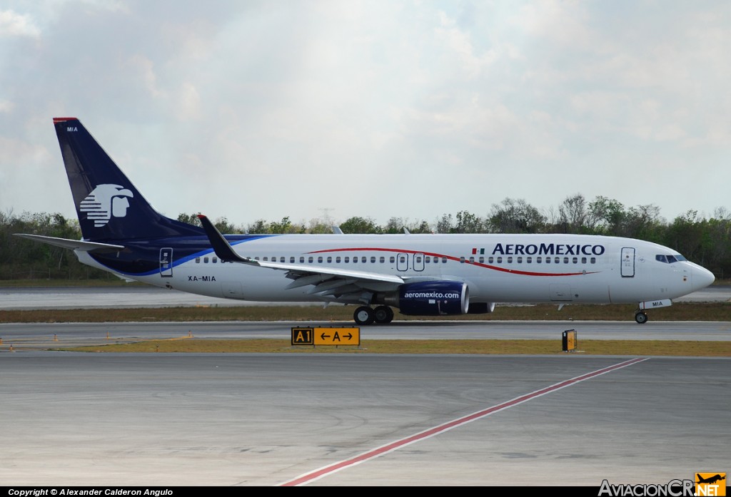 XA-MIA - Boeing 737-85D - Aeromexico