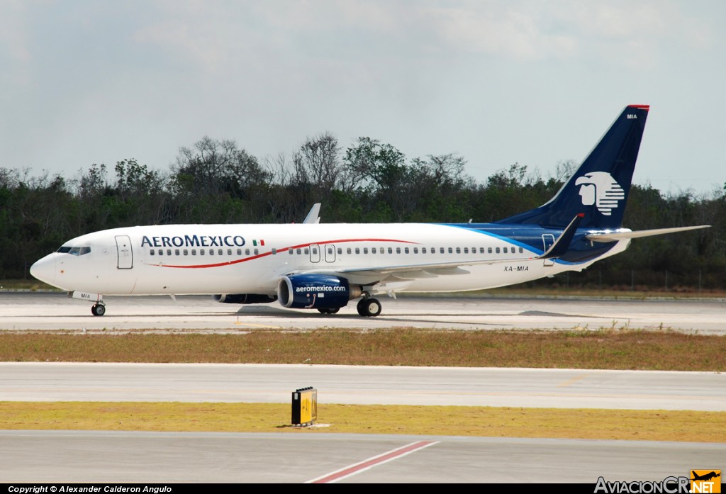 XA-MIA - Boeing 737-85D - Aeromexico