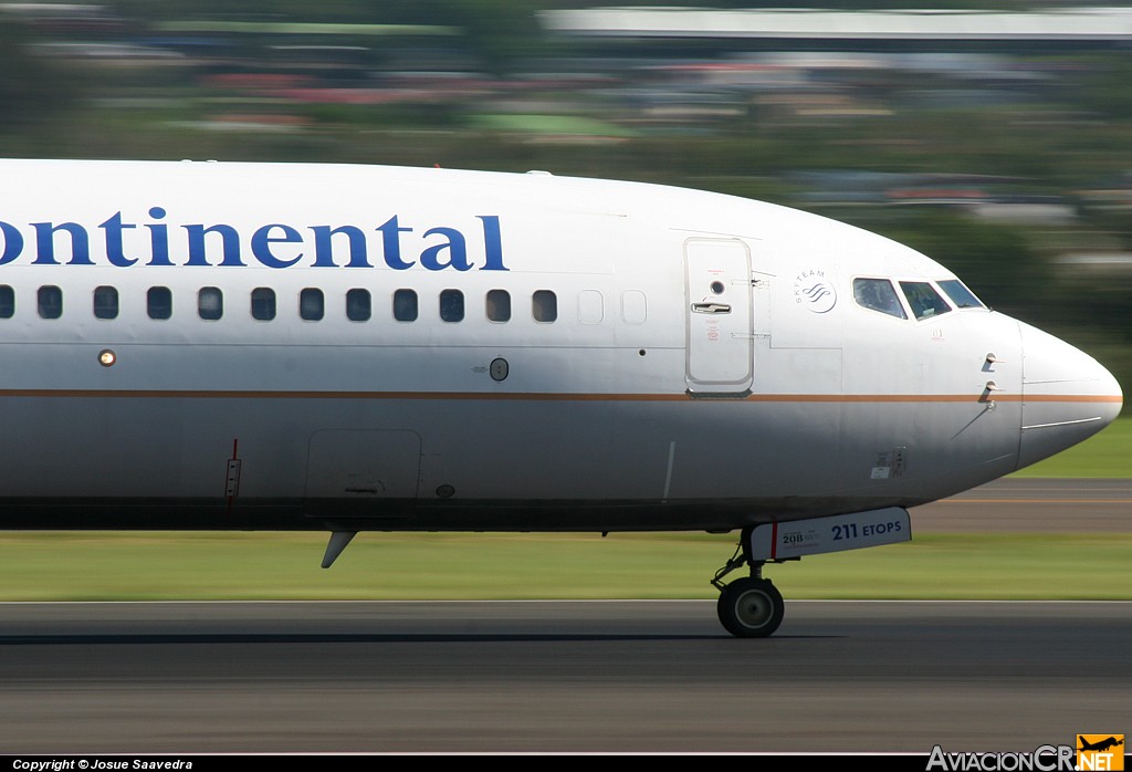N24211 - Boeing 737-824 - Continental Airlines