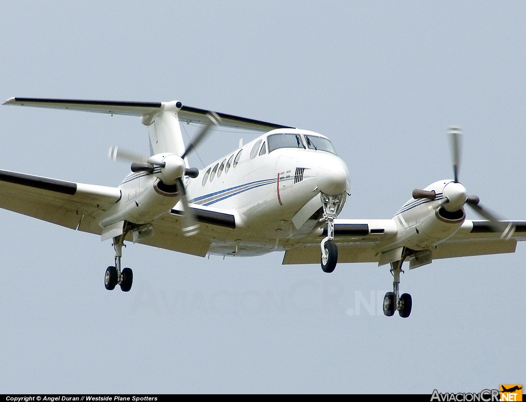 N1547 - Beech A200 - U.S.  Customs