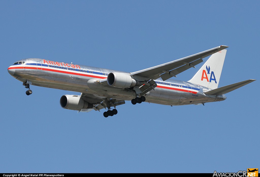 N343AN - Boeing 767-323 - American Airlines