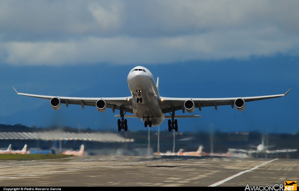 EC-IDF - Airbus A340-313X - Iberia
