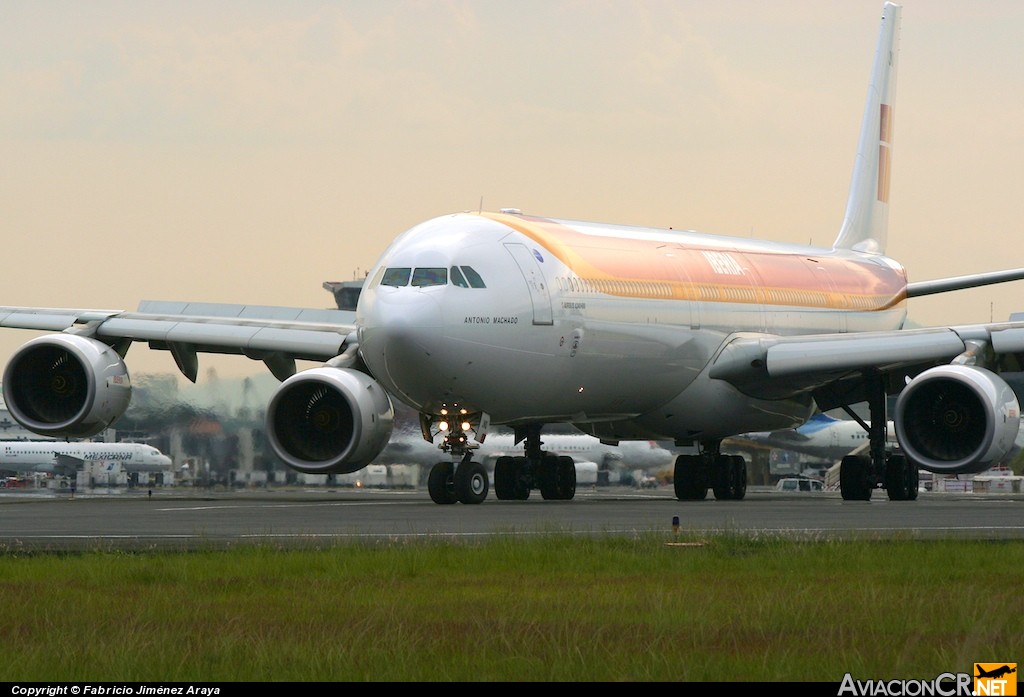 EC-JNQ - Airbus A340-642 - Iberia