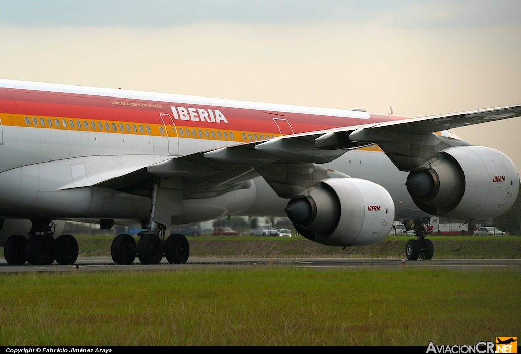 EC-JNQ - Airbus A340-642 - Iberia