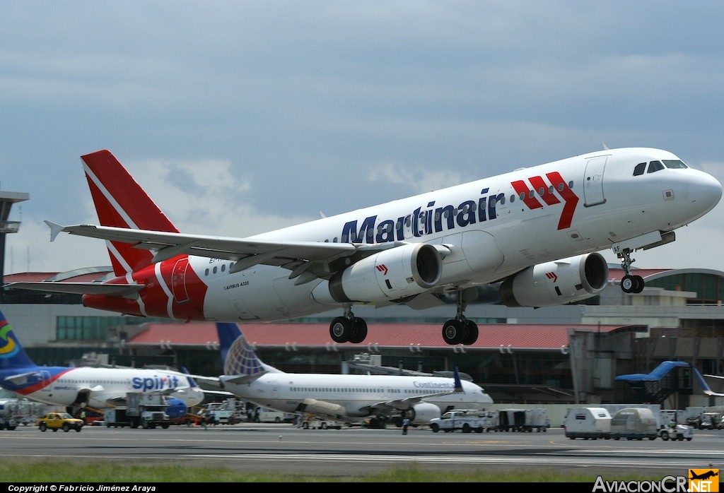 EI-TAF - Airbus A320-233 - Martinair