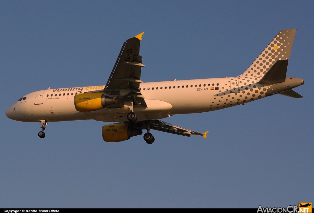 EC-JZI - Airbus A320-214 - Vueling