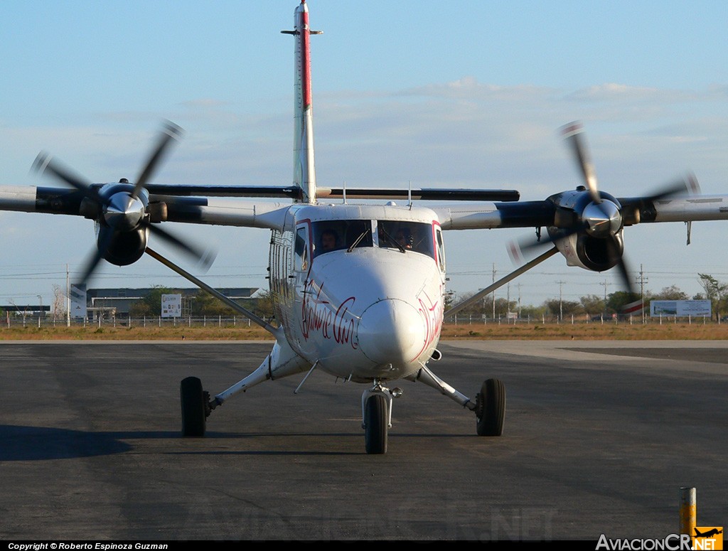 TI-AZC - De Havilland Canada DHC-6-300 Twin Otter - Nature Air