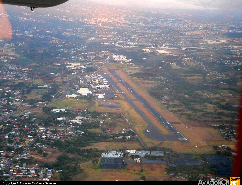 TI-AZC - De Havilland Canada DHC-6-300 Twin Otter - Nature Air