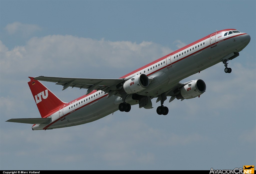 D-ALSD - Airbus A321-211 - LTU - Lufttransport-Unternehmen