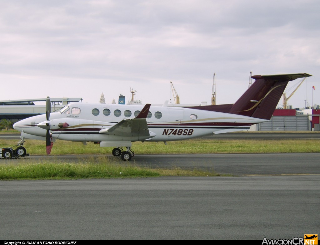 N748SB - Beechcraft B300 King Air 350 - Privado