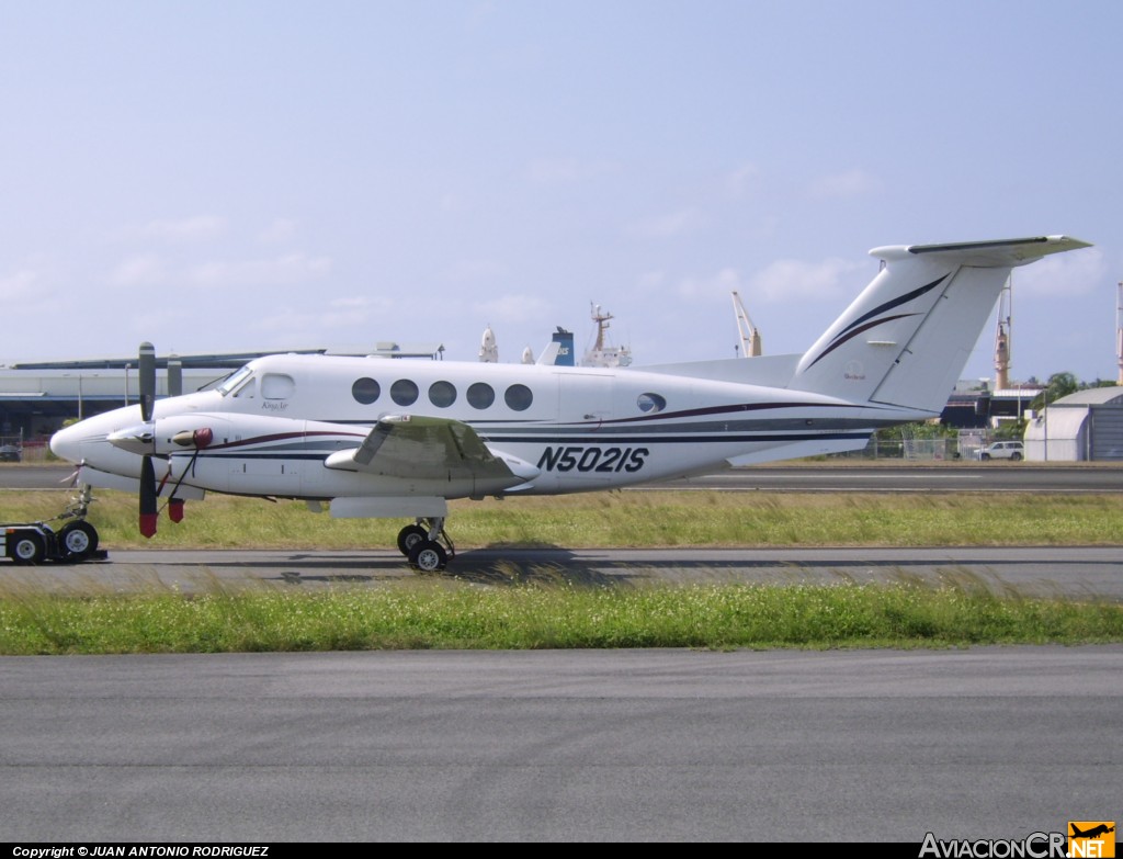 N5021S - King Air B200 - RG Engineering