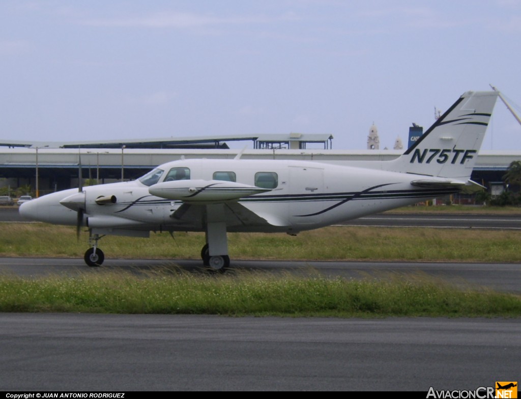 N75TF - Piper PA-42-1000 Cheyenne 400LS - Privado