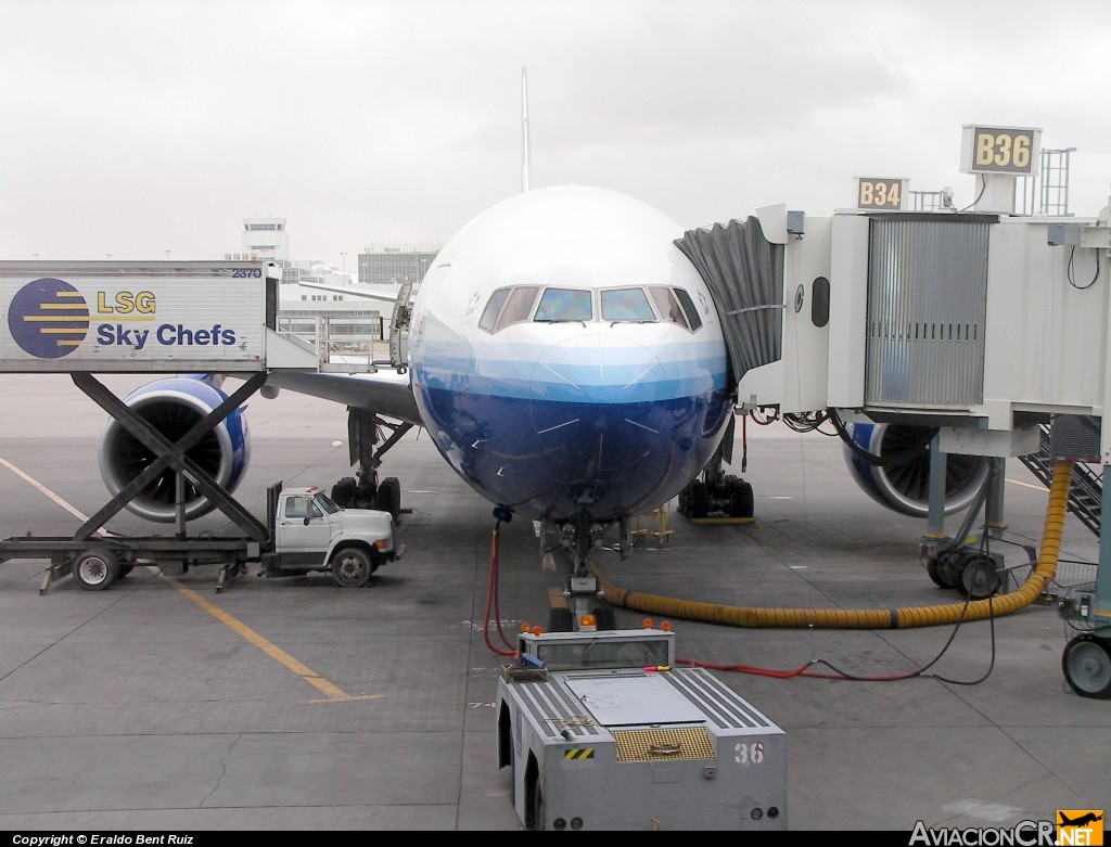 N768UA - Boeing 777-222 - United Airlines