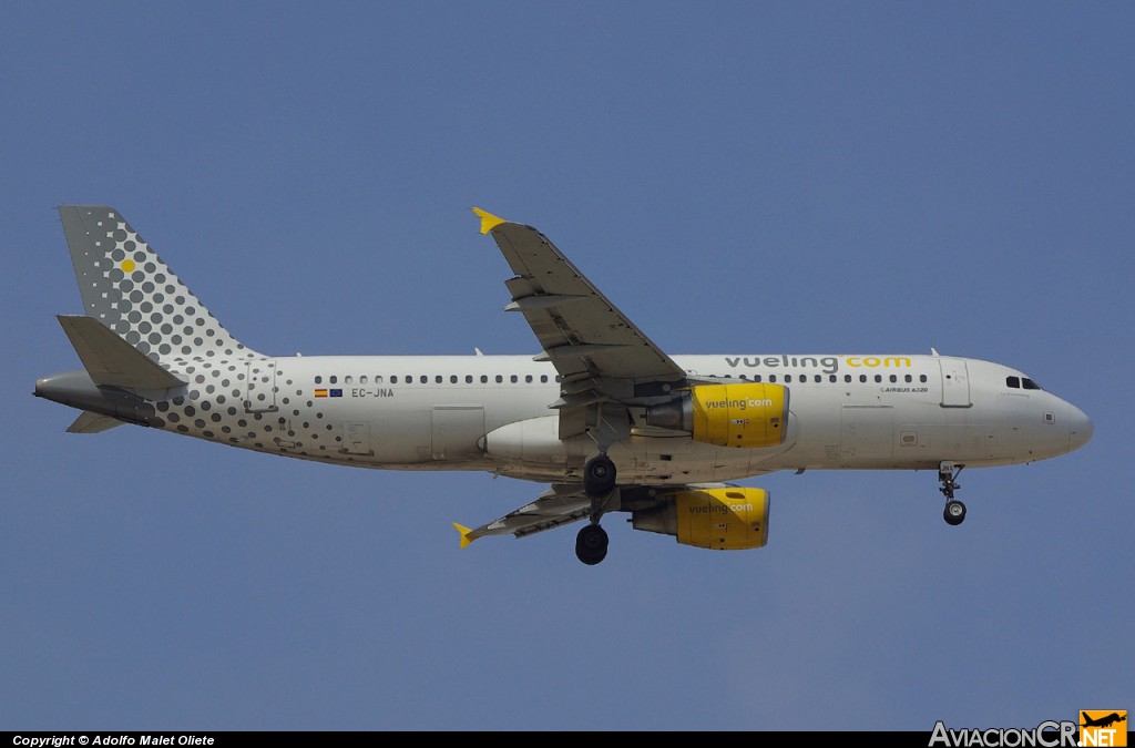 EC-JNA - Airbus A320-214 - Vueling