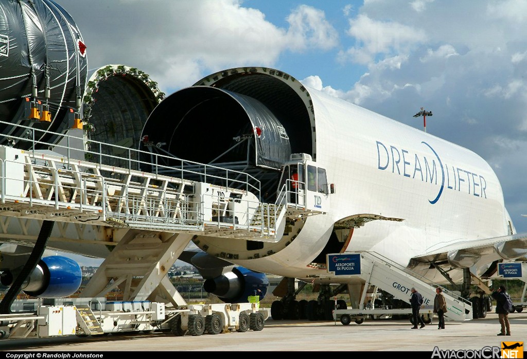 N747BC - Boeing 747-4J6(LCF) - Boeing Company