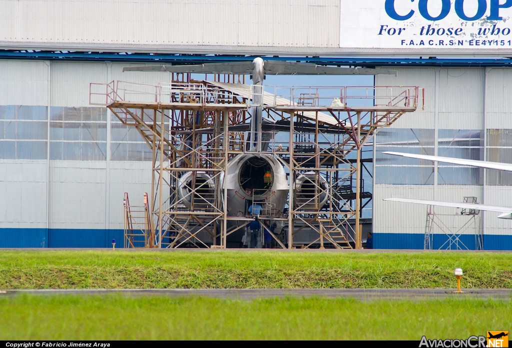 TI-BBH - McDonnell Douglas MD-82 - Costa Rica Skies