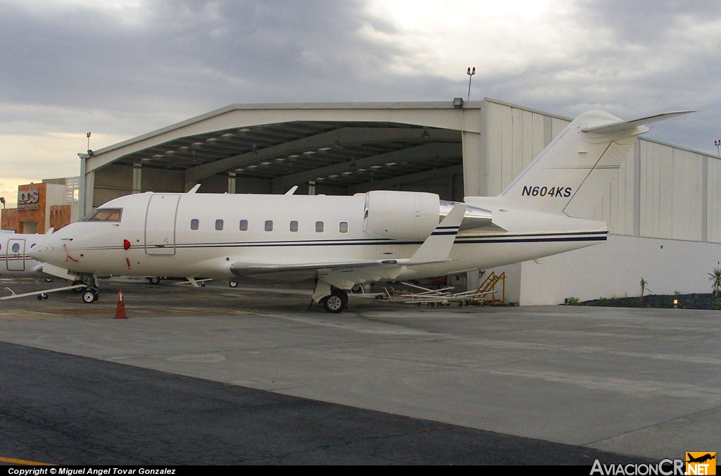 N604KS - Bombardier CL-600-2B16 - Desconocida