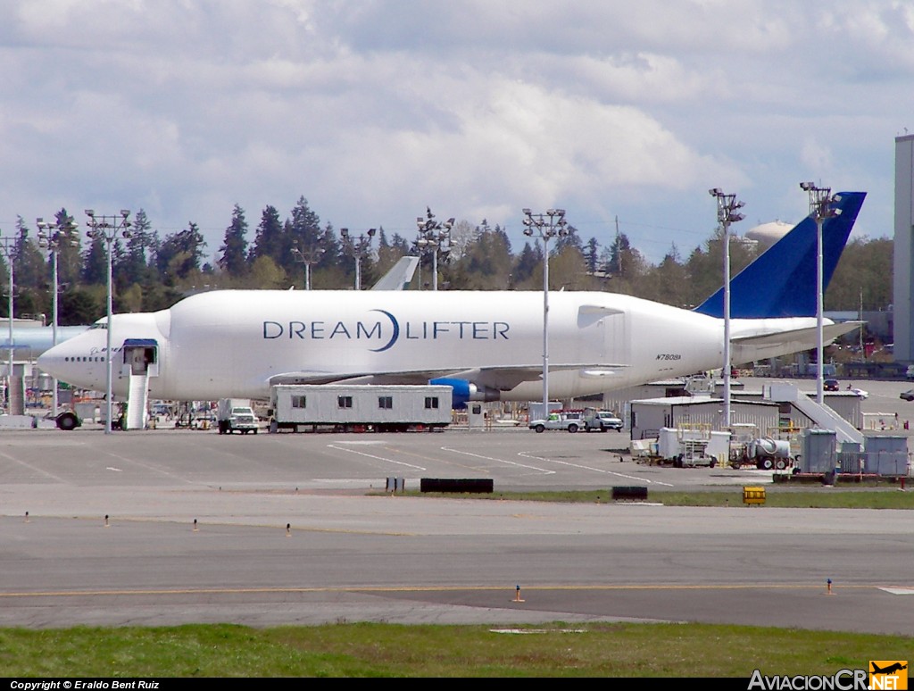 N780BA - Boeing 747-409(LCF) - Boeing Company