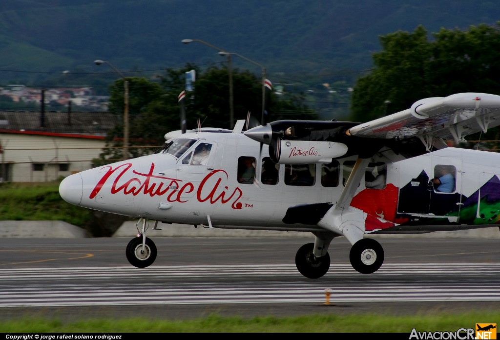 TI-AZD - De Havilland Canada DHC-6-300 Twin Otter - Nature Air