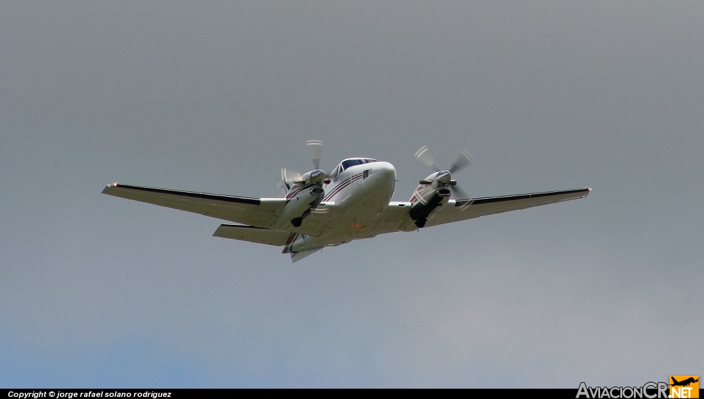N5027V - Beechcraft C90A King Air - Aires de pavas