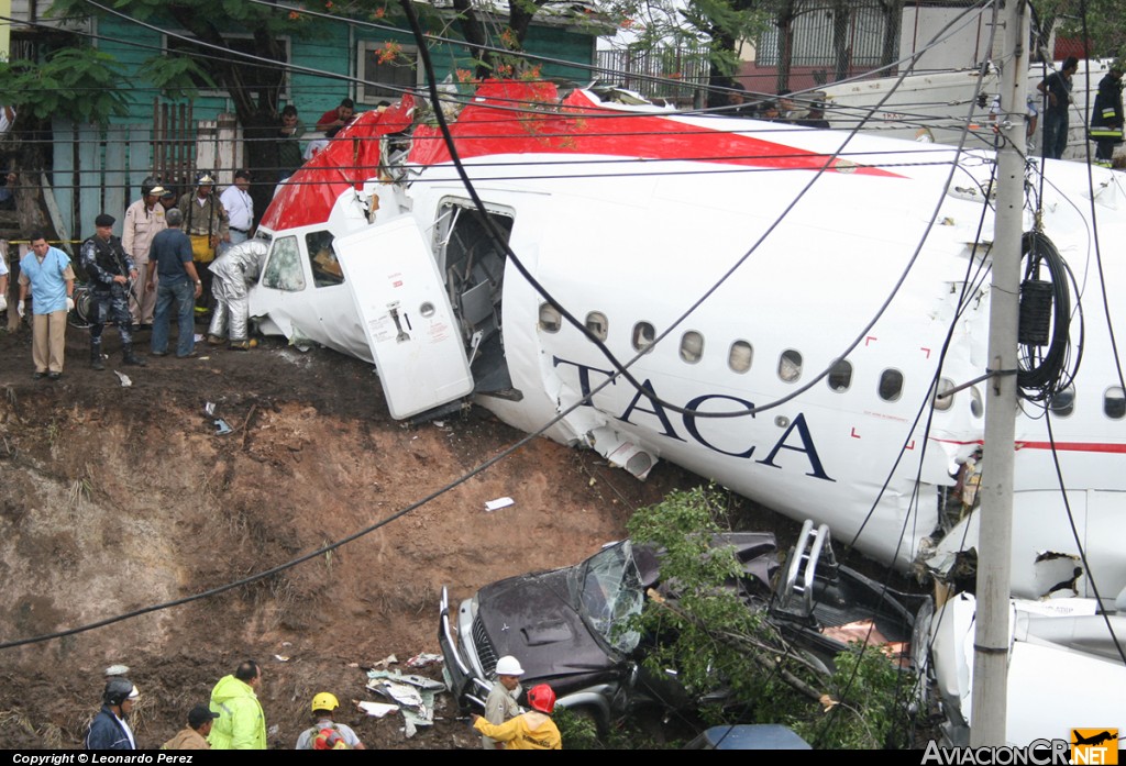 EI-TAF - Airbus A320-233 - TACA