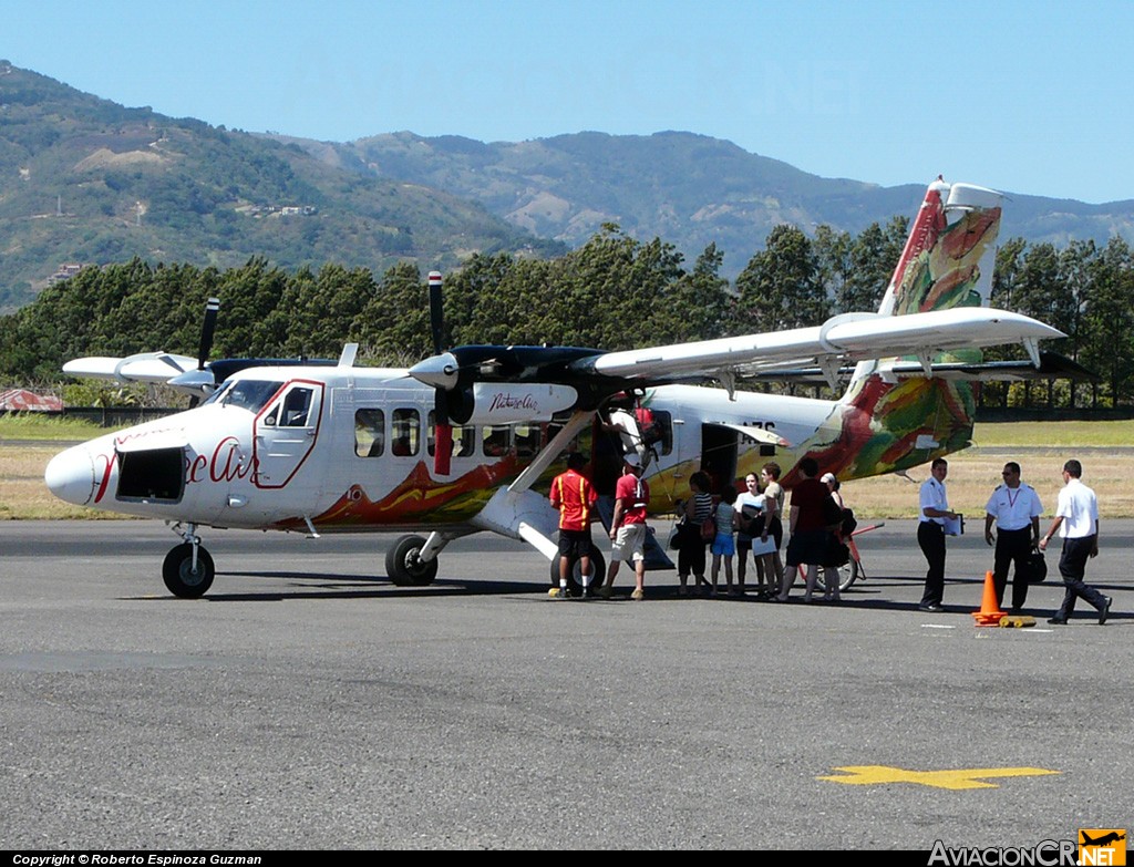 TI-AZC - De Havilland Canada DHC-6-300 Twin Otter - Nature Air