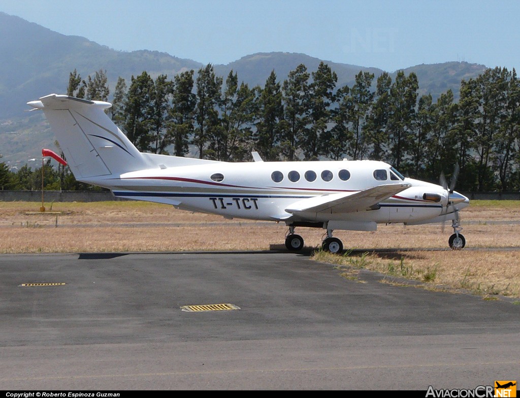 TI-TCT - Beechcraft Super King Air B200 - Privado (Teletica)