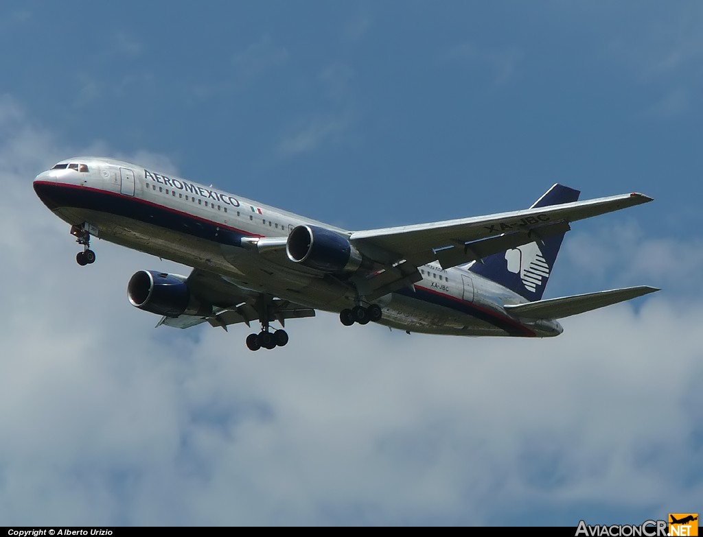 XA-JBC - Boeing 767-284 (ER) - Aeromexico