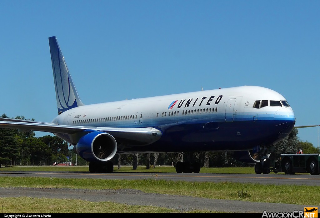 N663UA - Boeing 767-322/ER - United Airlines
