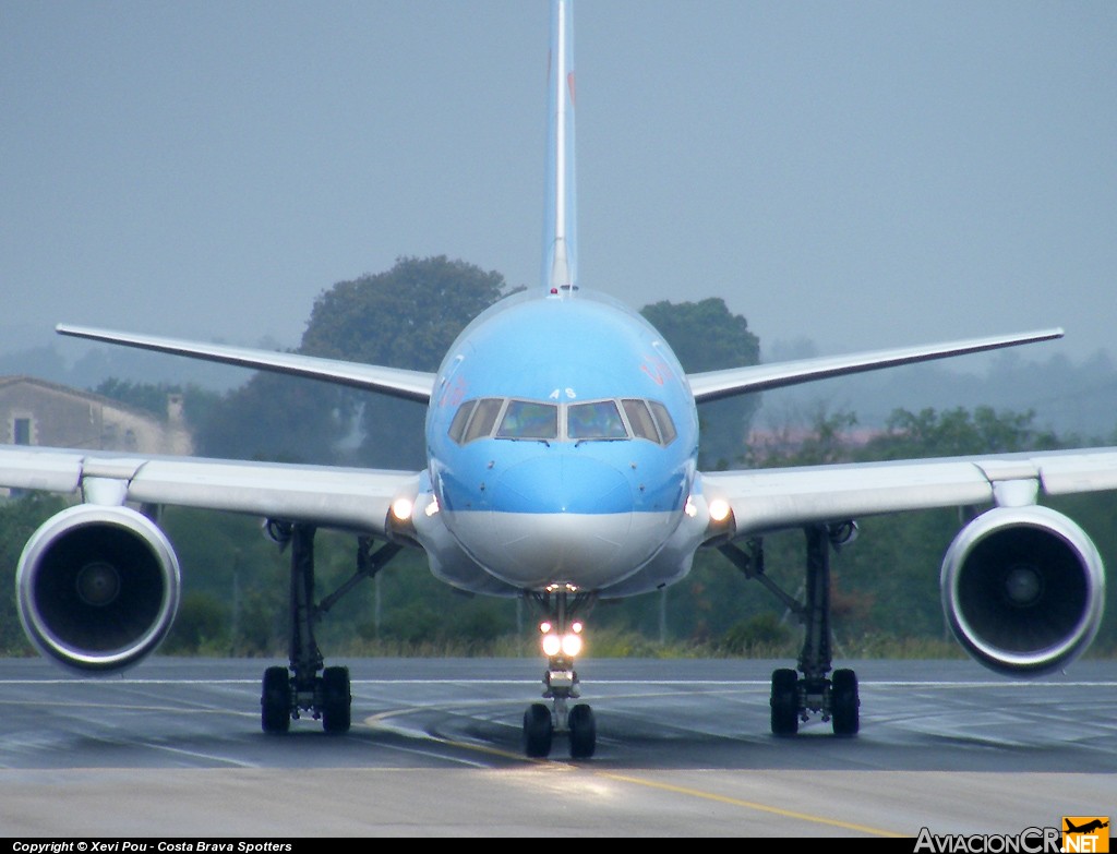 G-BYAS - Boeing 757-204 - Thomsonfly