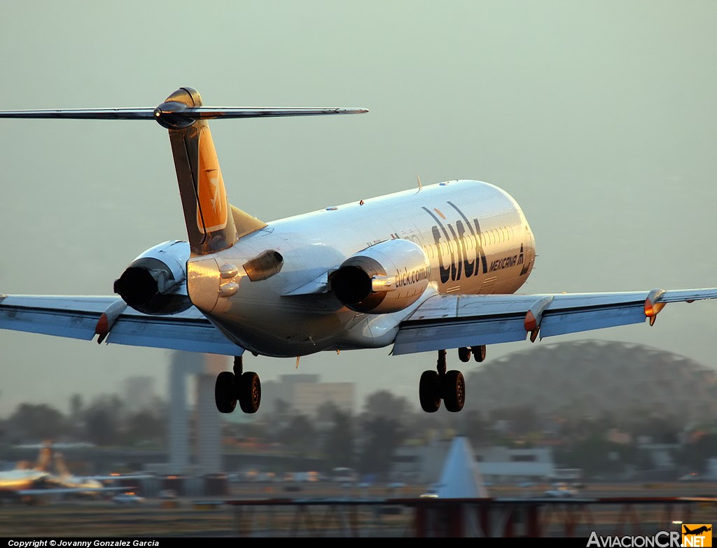 XA-SHK - Fokker F-100 - Click mexicana
