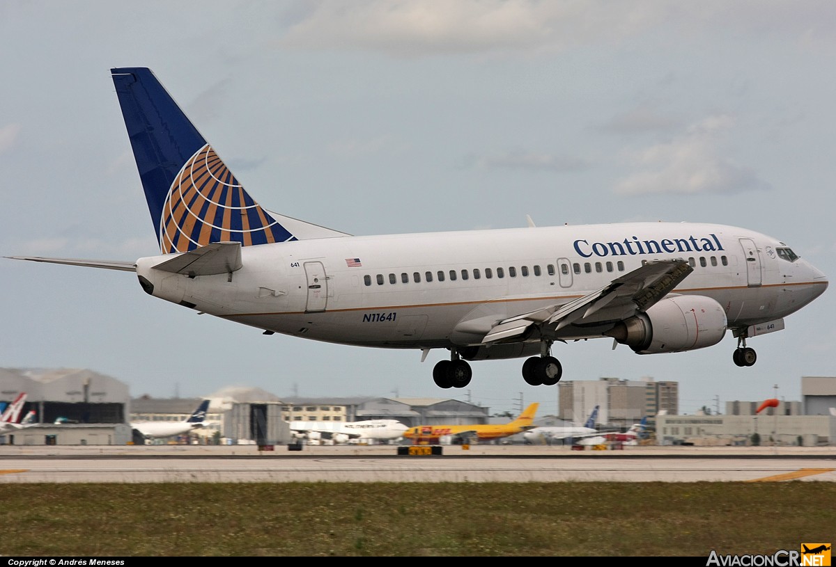N11641 - Boeing 737-524 - Continental Airlines