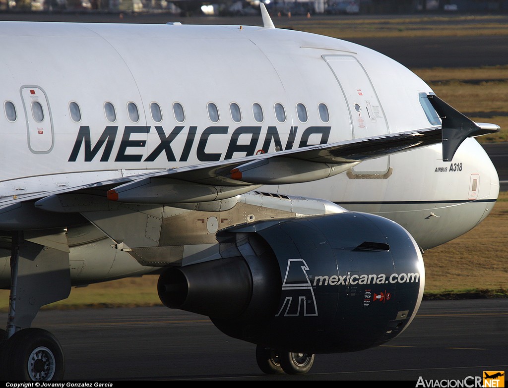 XA-UBX - Airbus A318-111 - Mexicana